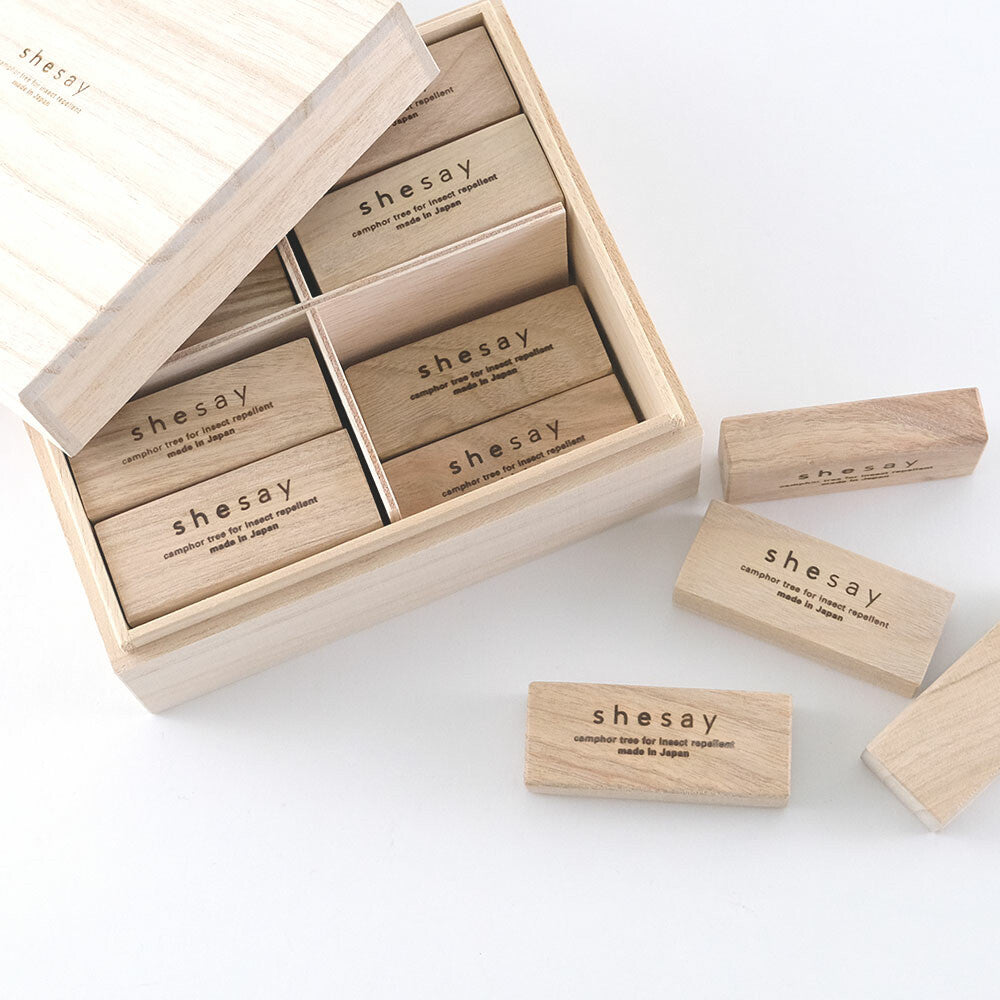 防虫剤］カンフルツリーブロック（24個）／ウッドケース【日本製